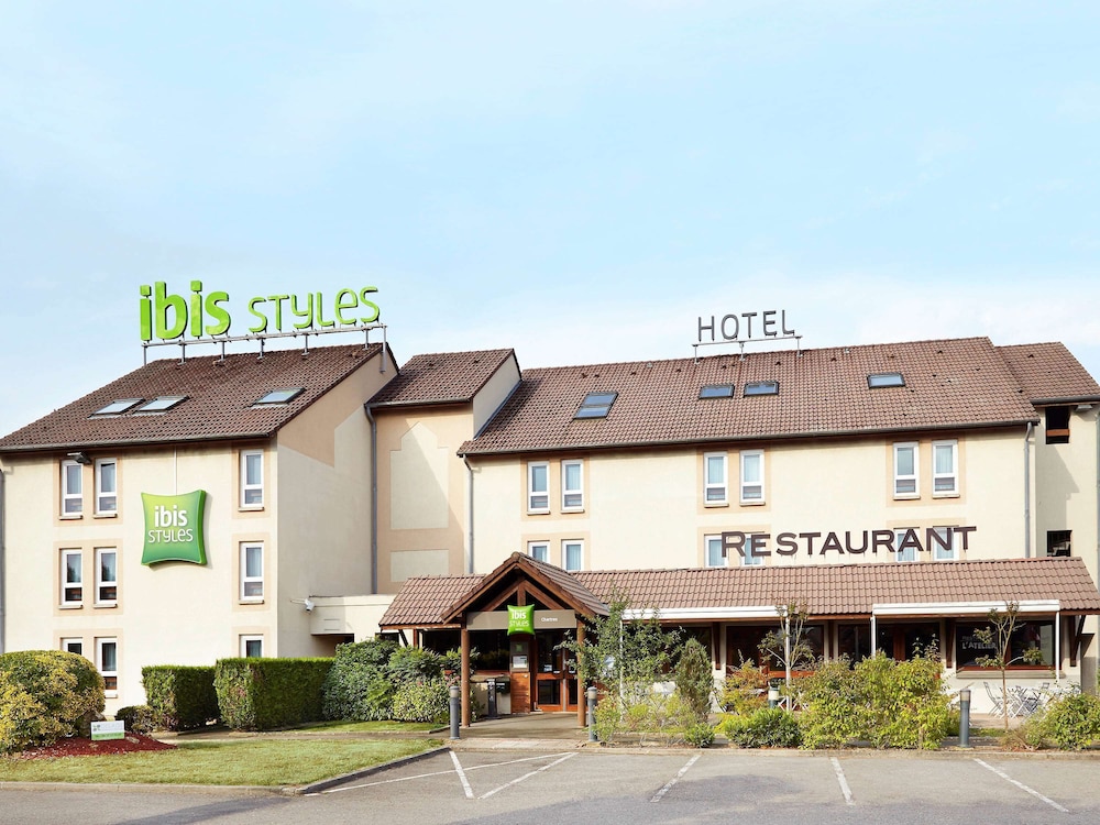 Ibis Styles Chartres 1/50