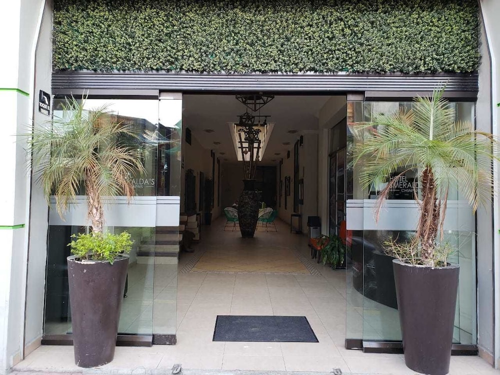 Hotel Esmeralda's 1/31