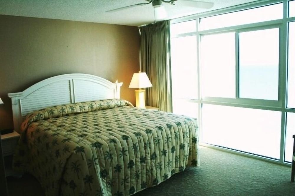 Club Regency in Regency Towers 6/41