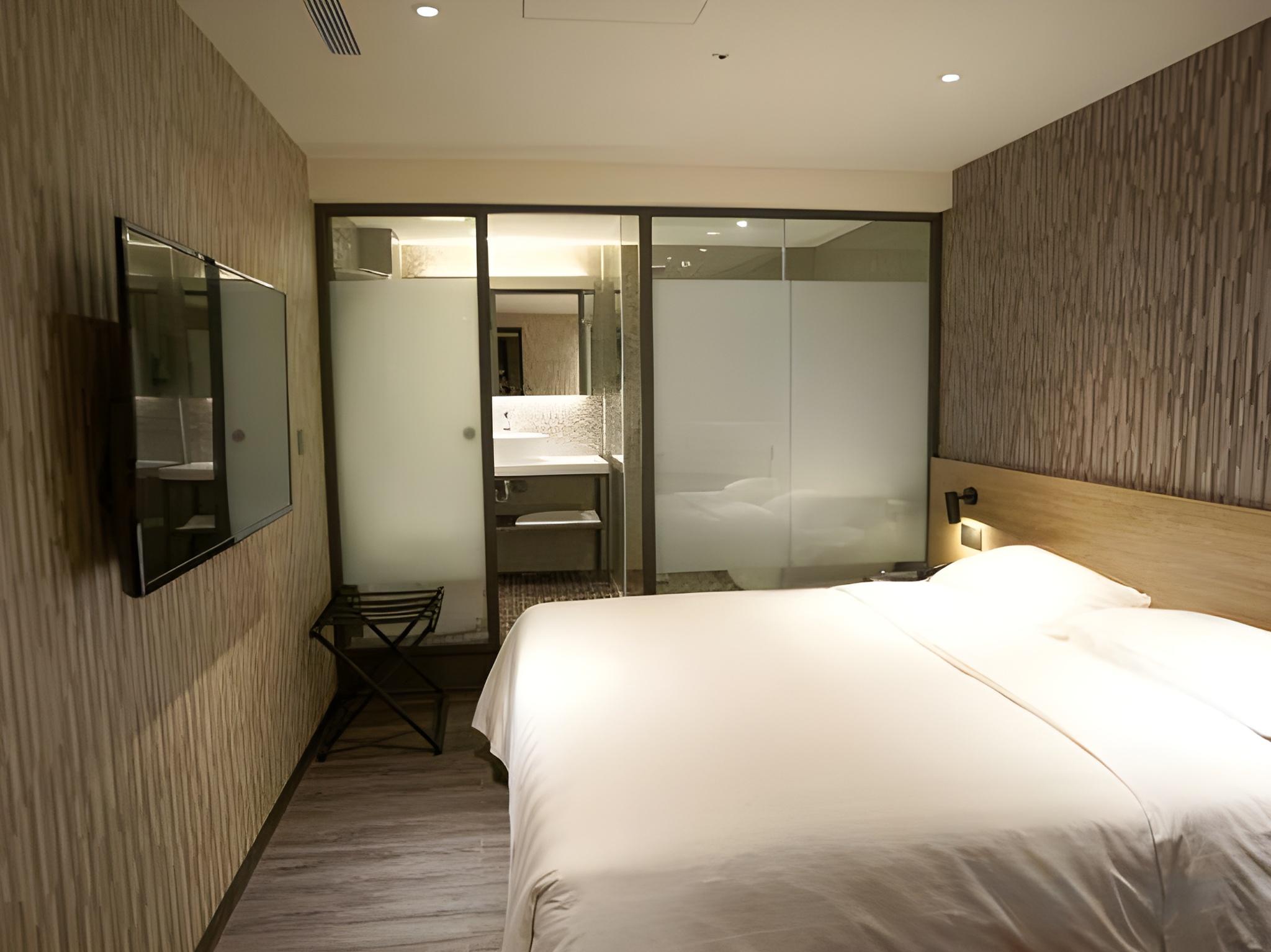 Semi Room, Double Bed