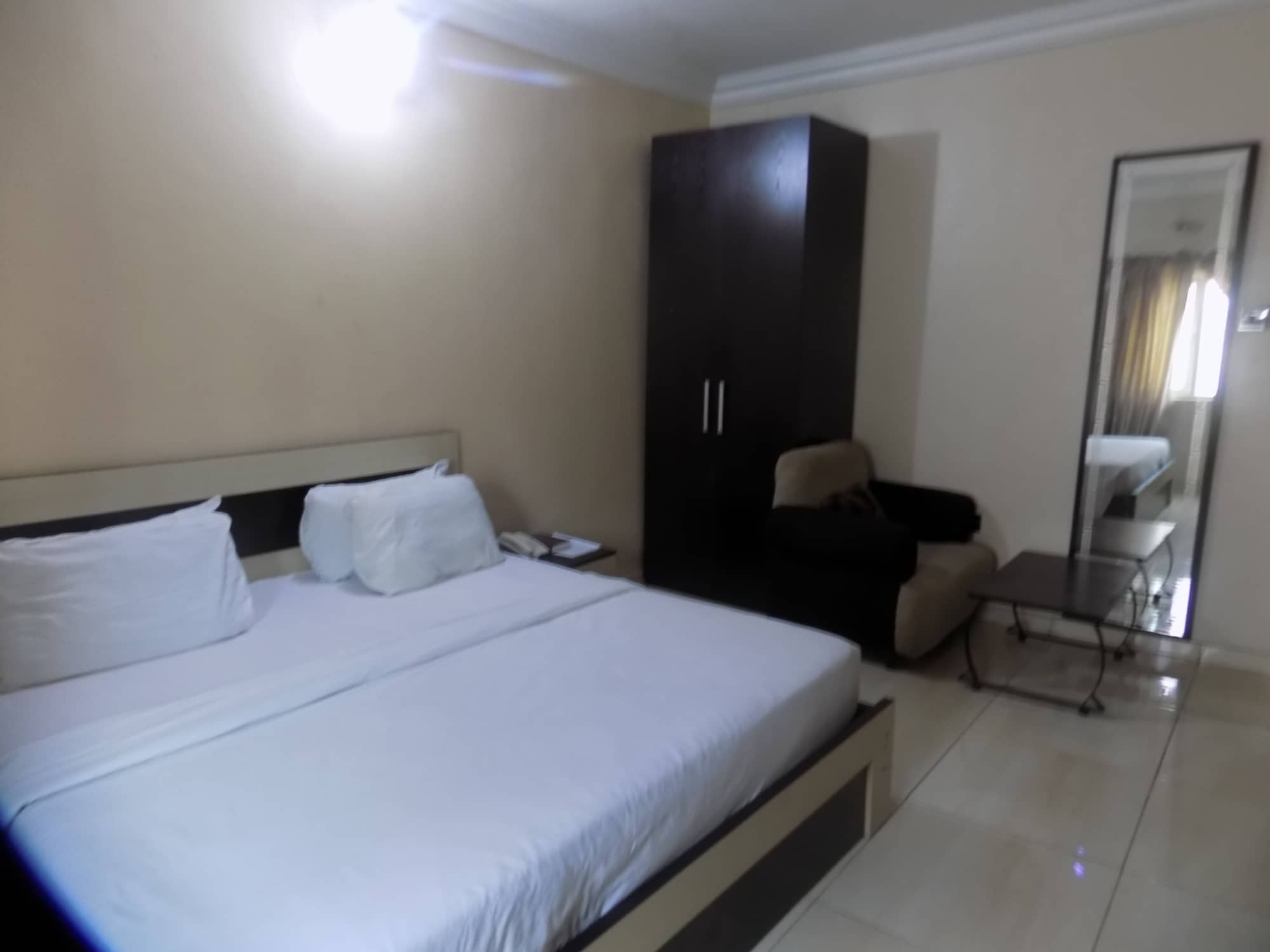 Deluxe, Queen Bed