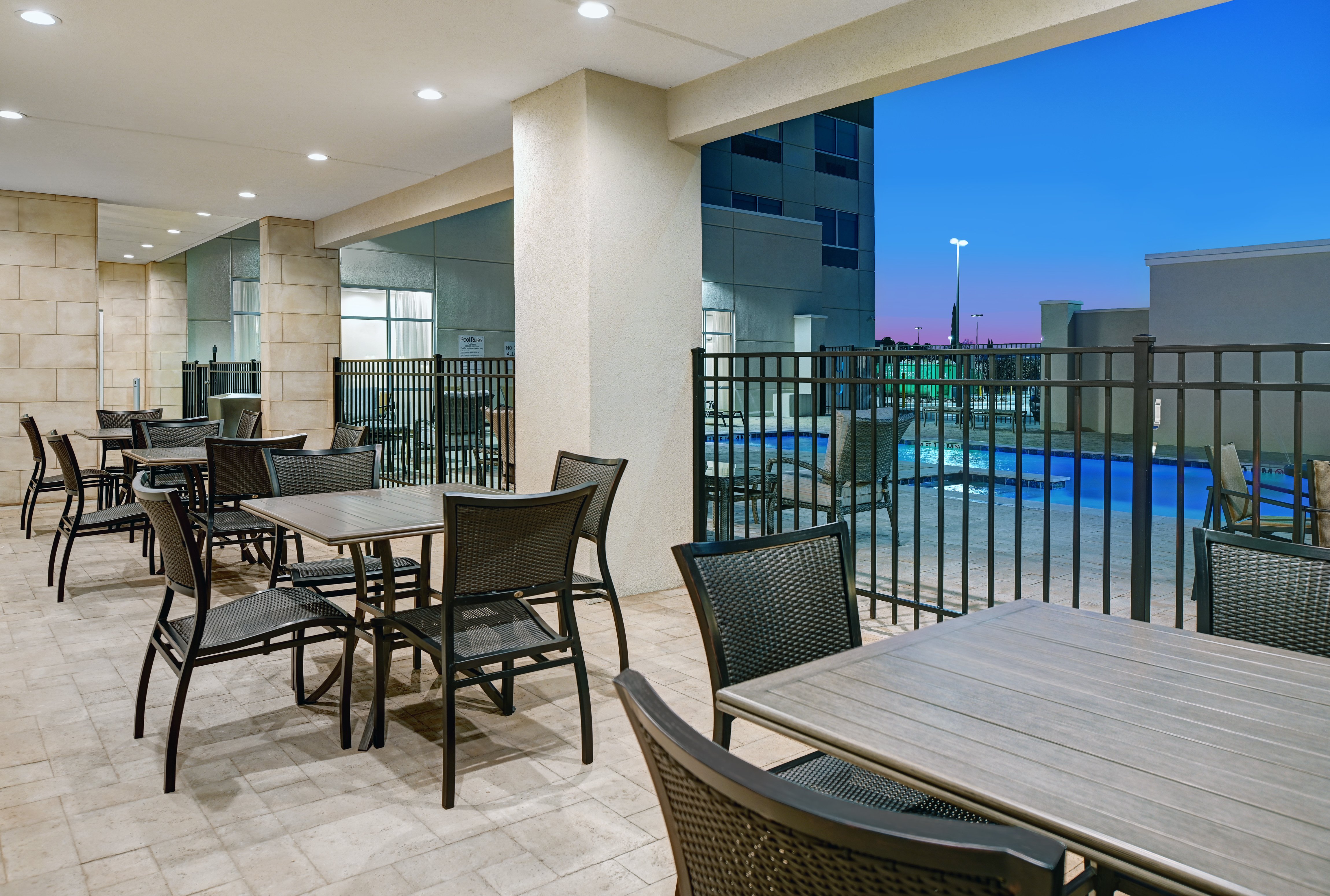 Holiday Inn Express Suites Houston W Memorial City Area 24/39
