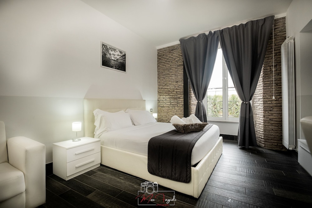 Arch Rome Suites 23/75