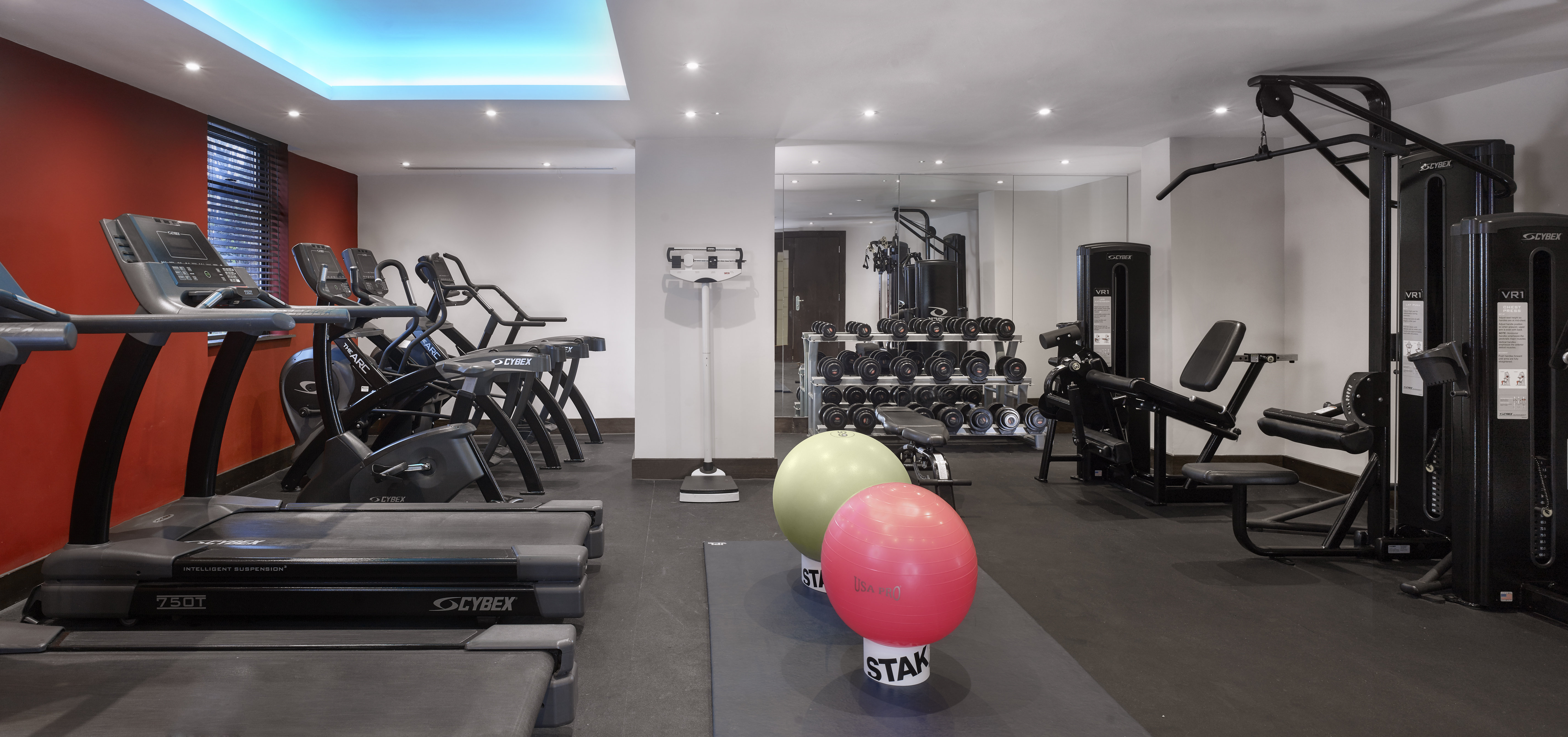 Crowne Plaza London Gatwick Airport 41/83