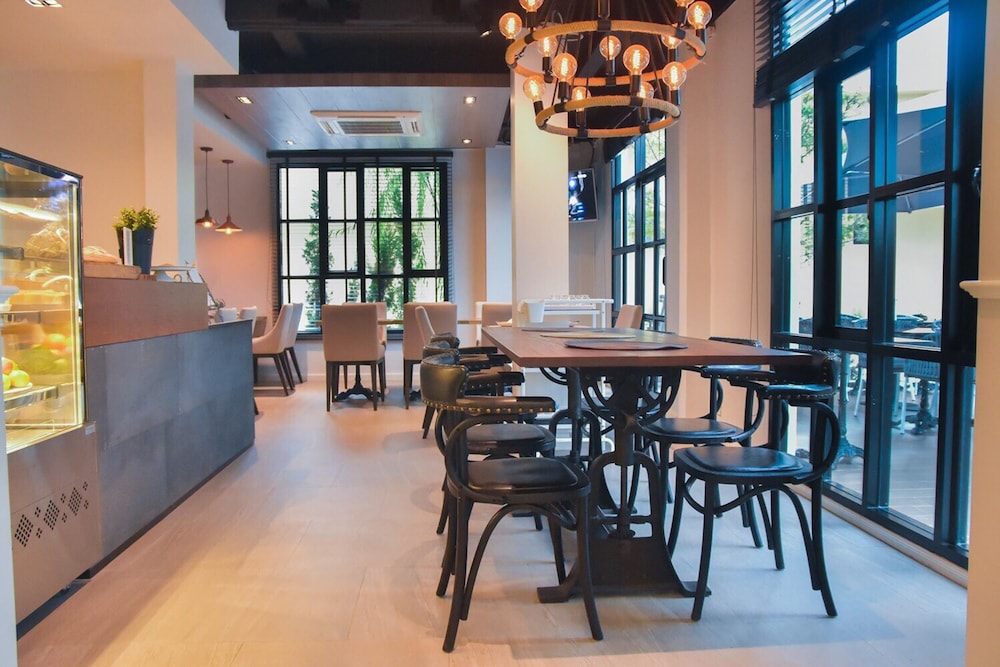 Marquise Boutique Hotel 50/64