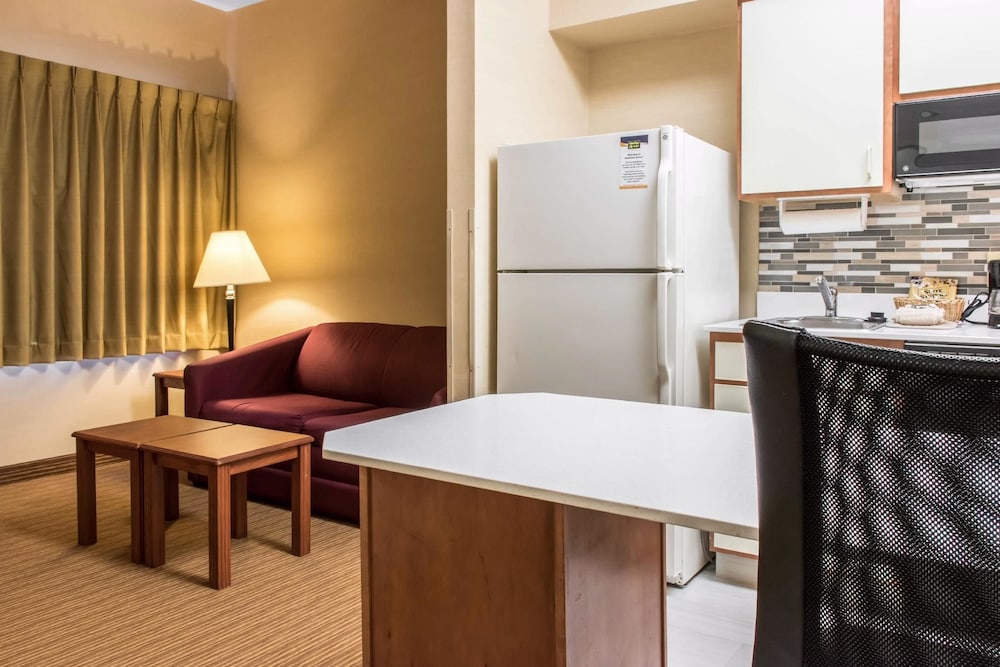 MainStay Suites of Lancaster County 35/42