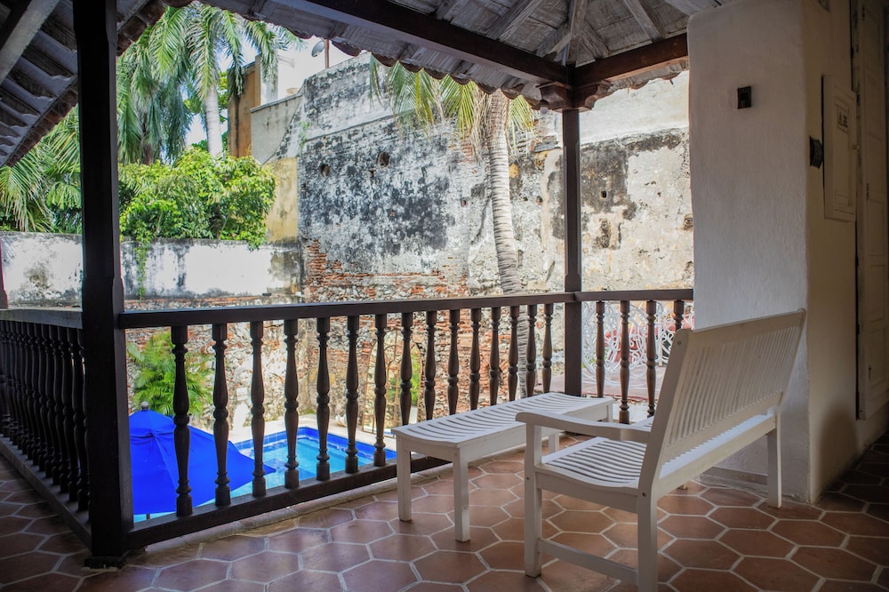 Hotel El Marques 37/62