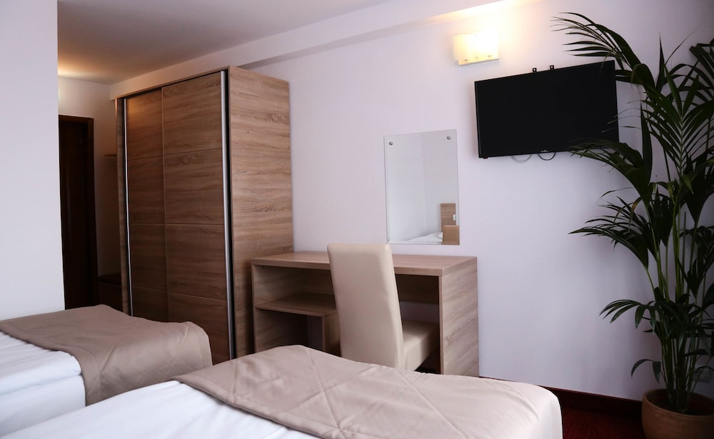 Apollonia Hotel 13/35