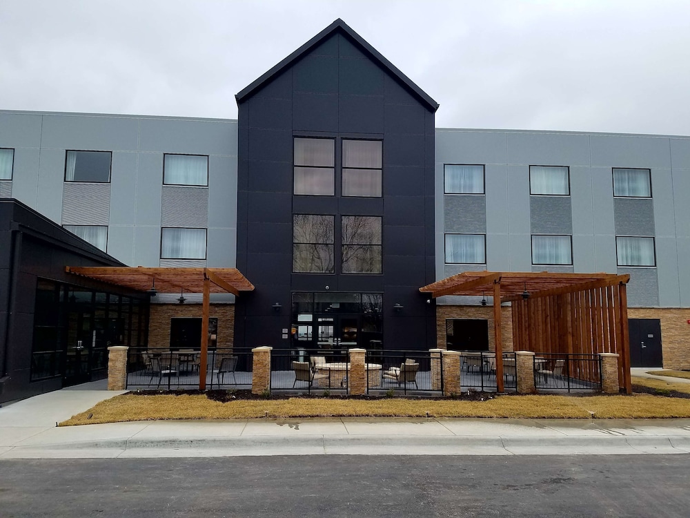 Country Inn & Suites by Radisson Lawrence KS 3/38