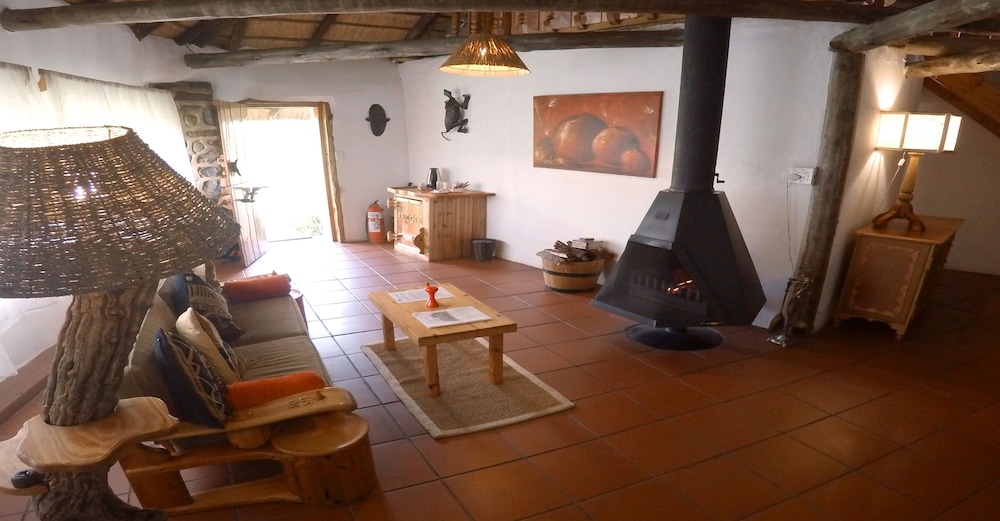 Antbear Lodge 16/50
