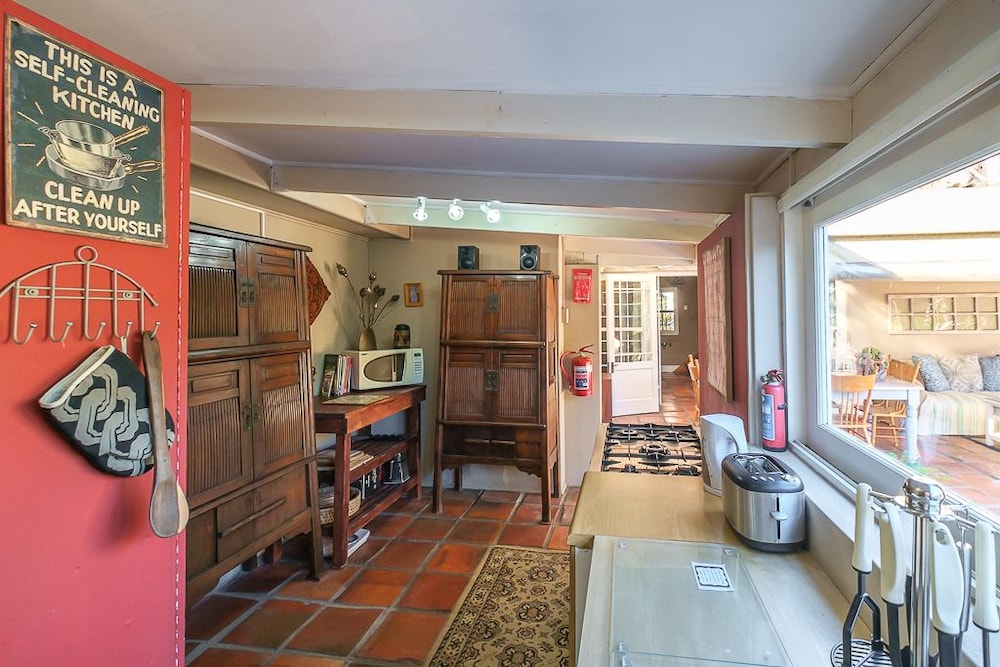 Inn Style Guesthouse 24/50