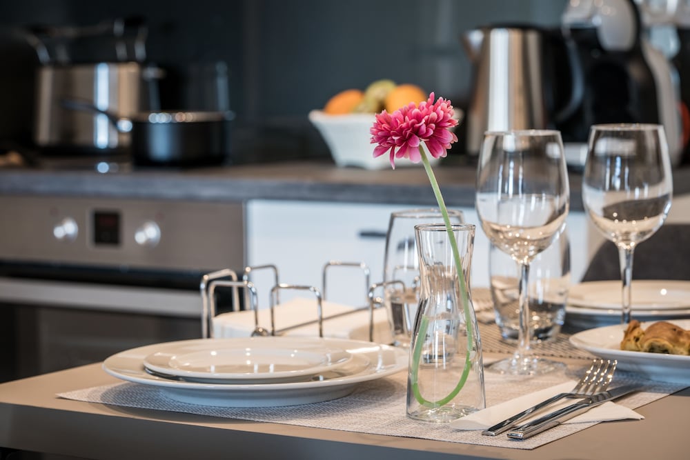 Urban Nest Suites and Apartments 55/75