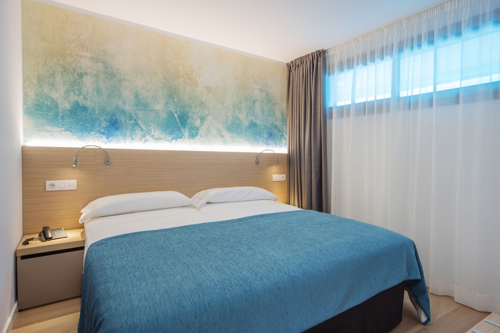 Aparthotel Fontanellas Playa 7/71