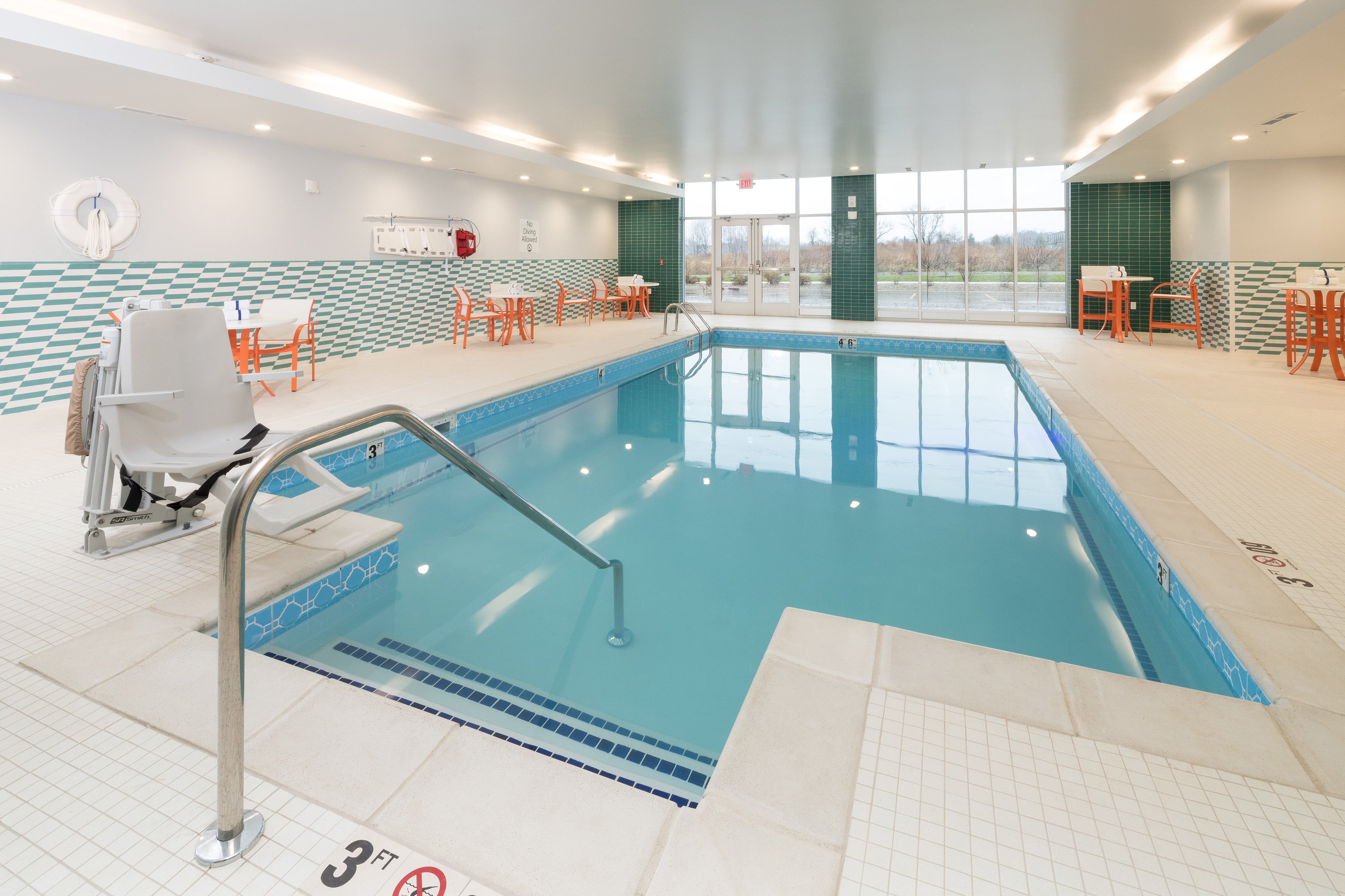 Holiday Inn & Suites Detroit - Troy, an IHG Hotel 23/50