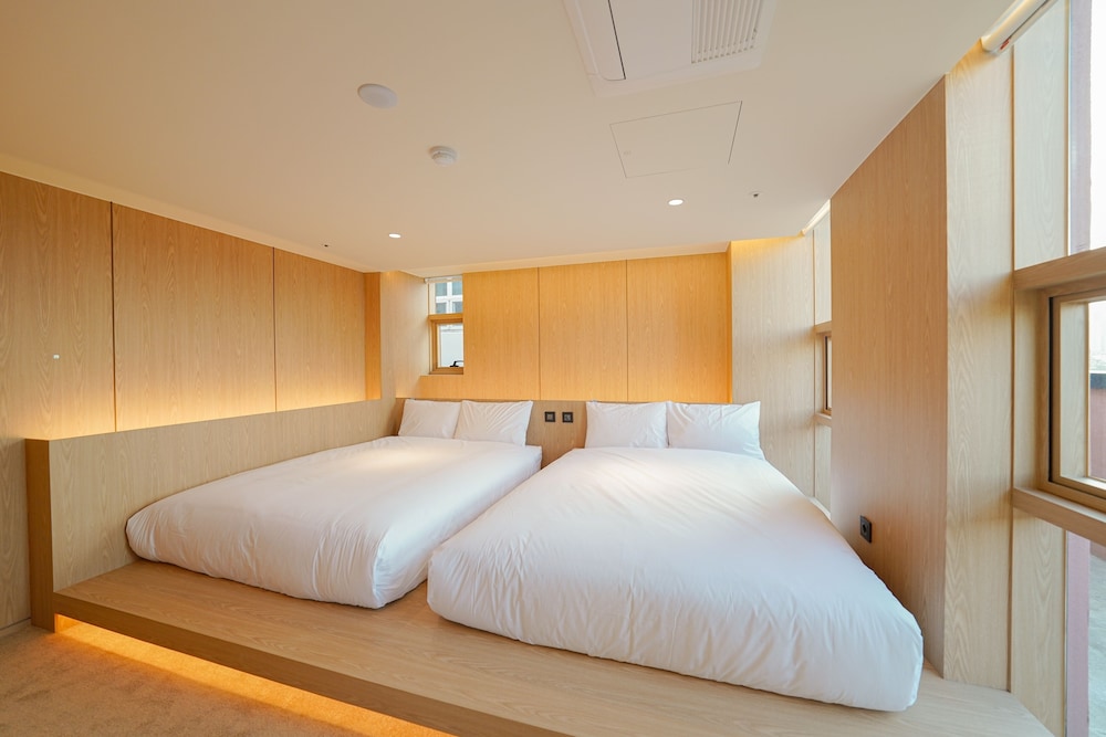 UH Suite The Coex 16/50