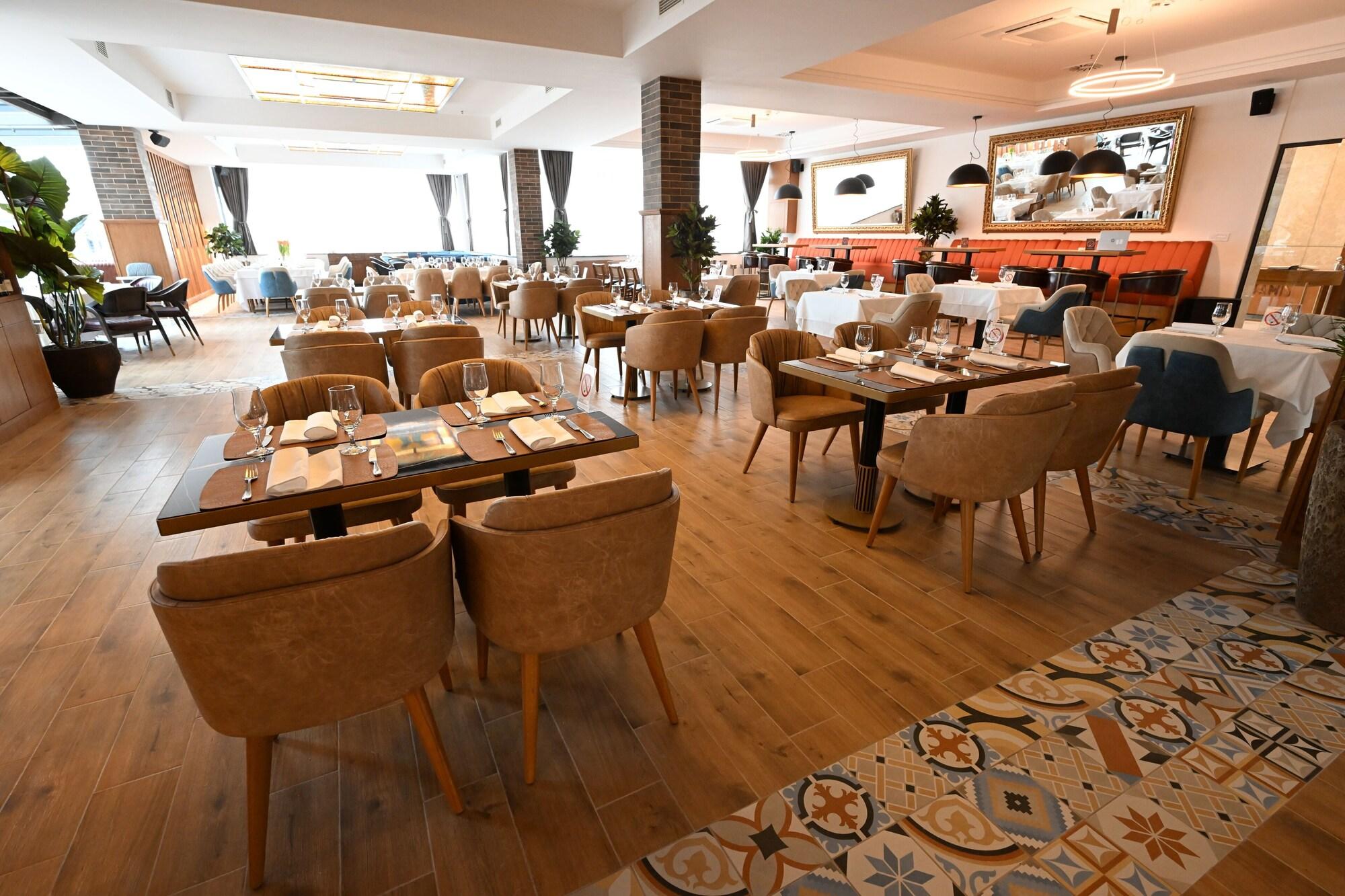 Hotel Tamis & Spa 28/32