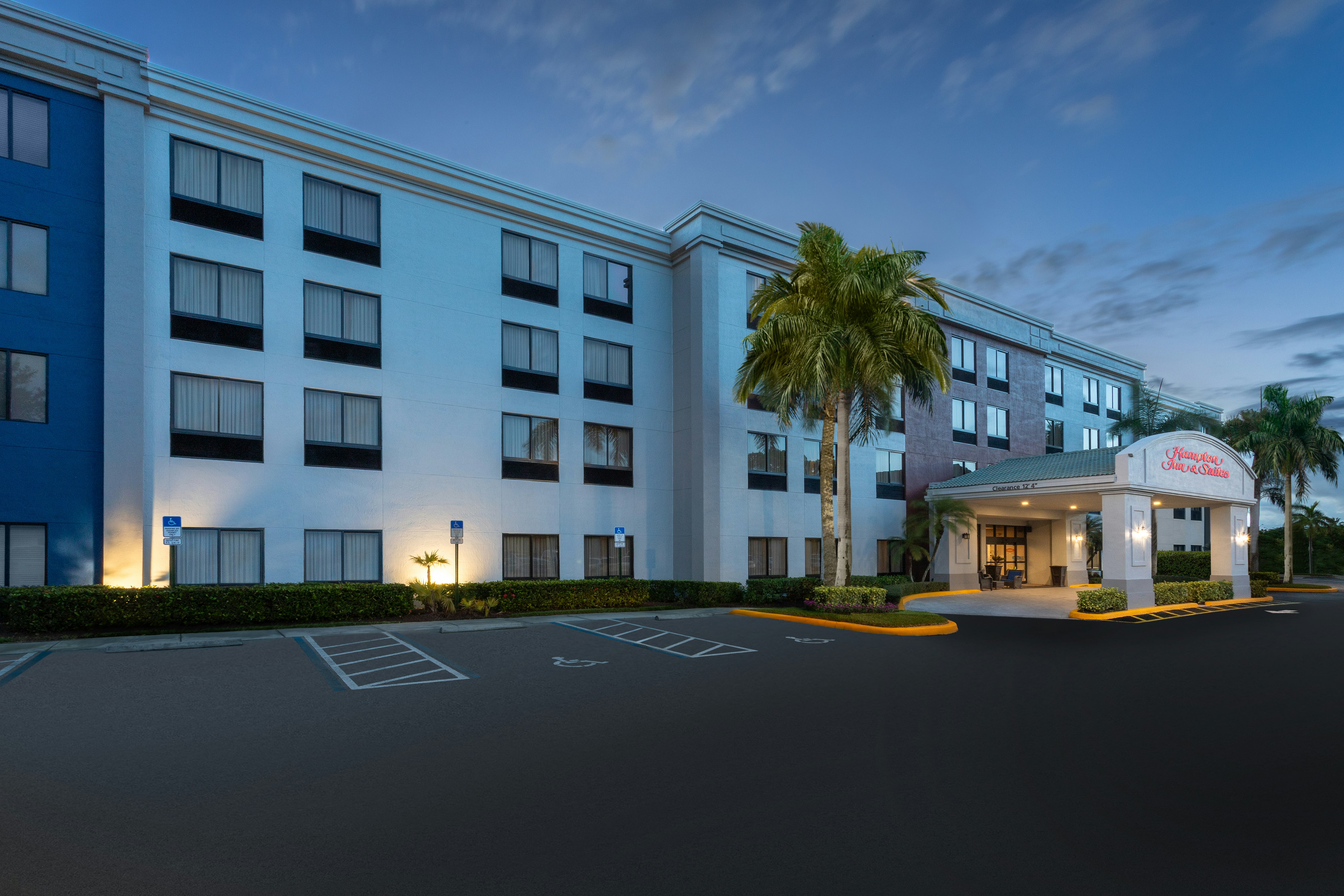 HAMPTON INN AND SUITES BOYNTON BEACH in BOYNTON BEACH - FL