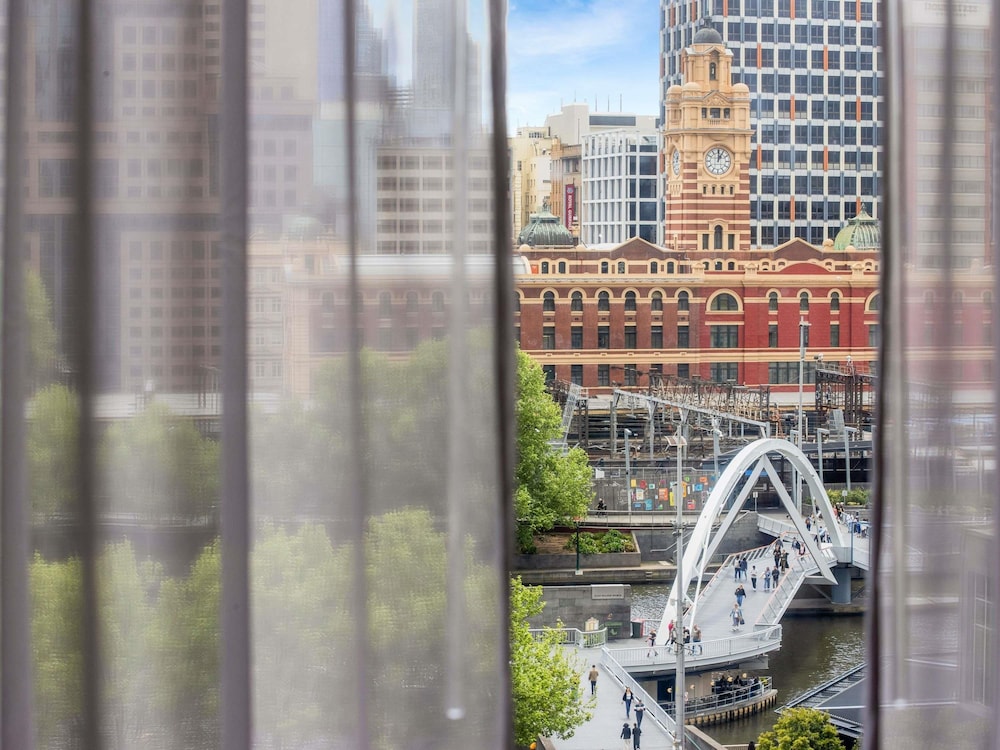Mercure Melbourne Southbank 41/50