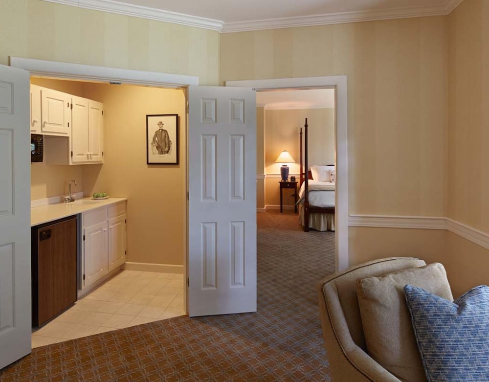 Cape Arundel Inn & Resort 29/49