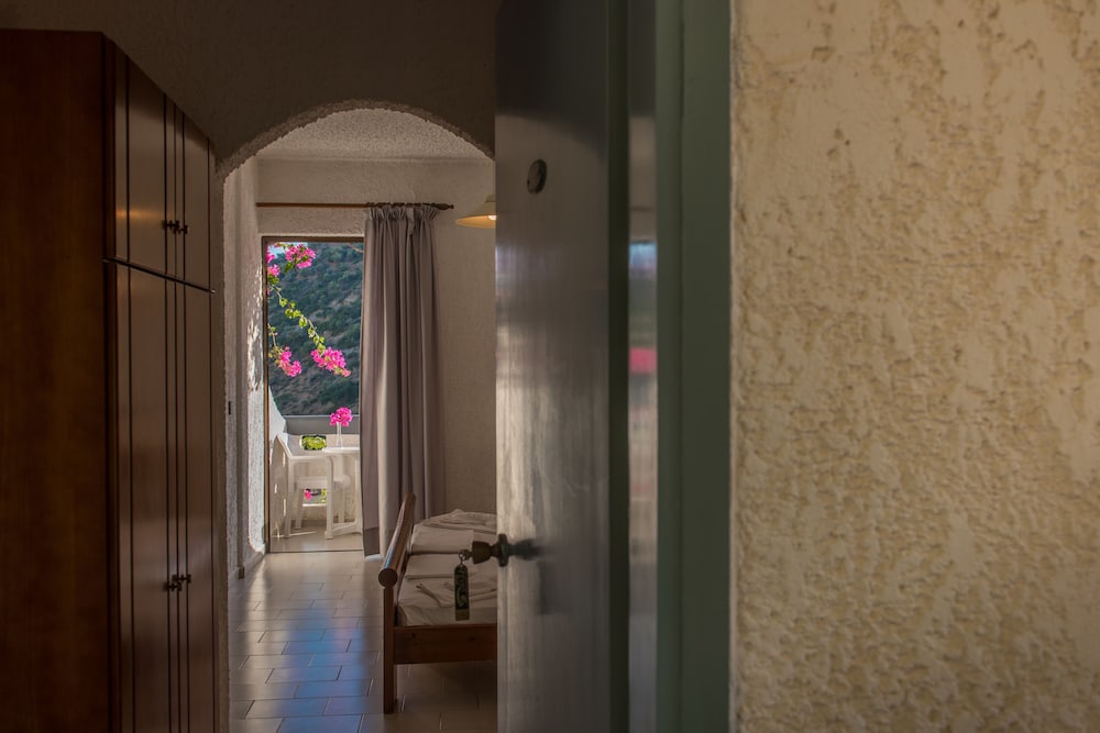 Fevro Hotel 27/27