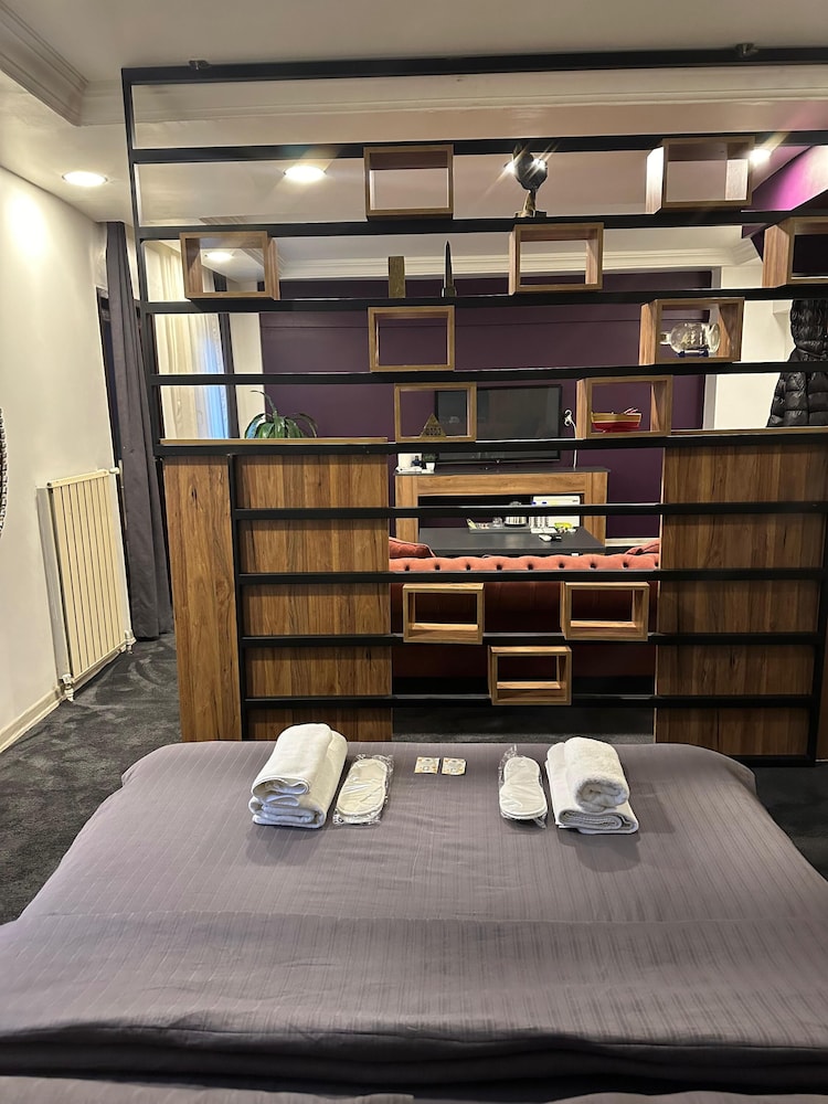 Mavilla Hotel 33/50