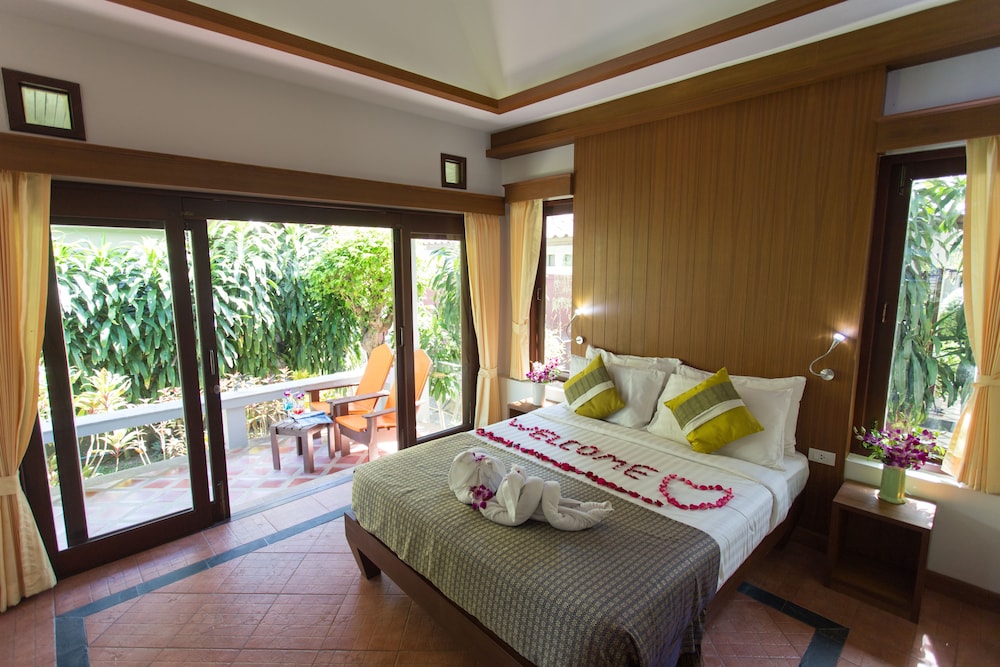 DELUXE, DOUBLE BED