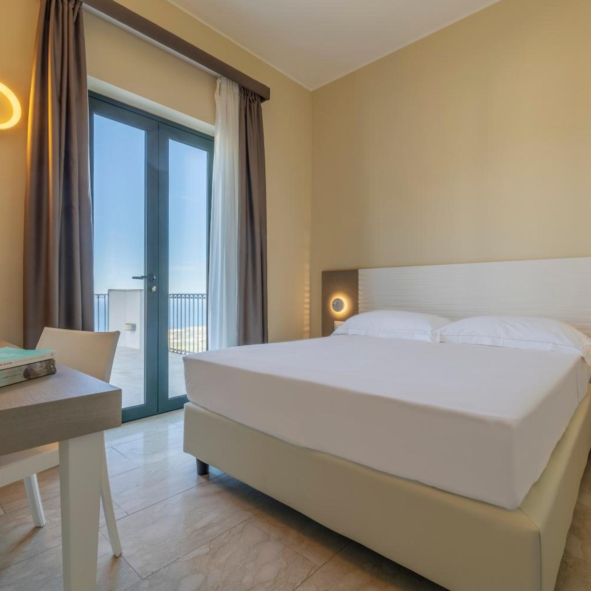 Suite, Sea View