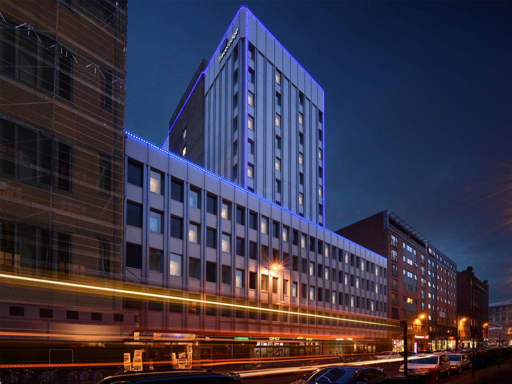Travelodge Glasgow Queen Street 1/25