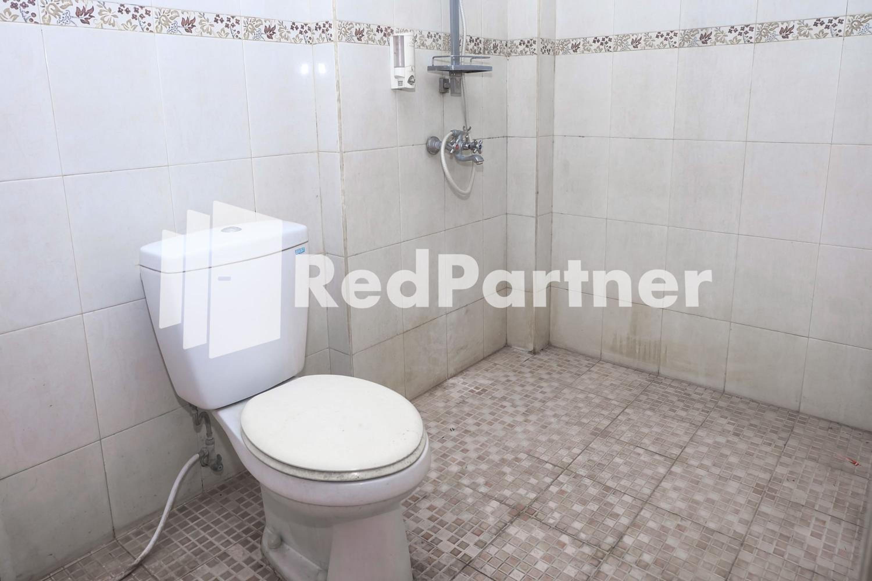 غرفة ديلوكس بسريرين منفصلين، Reddoorz At Palasari 8/10