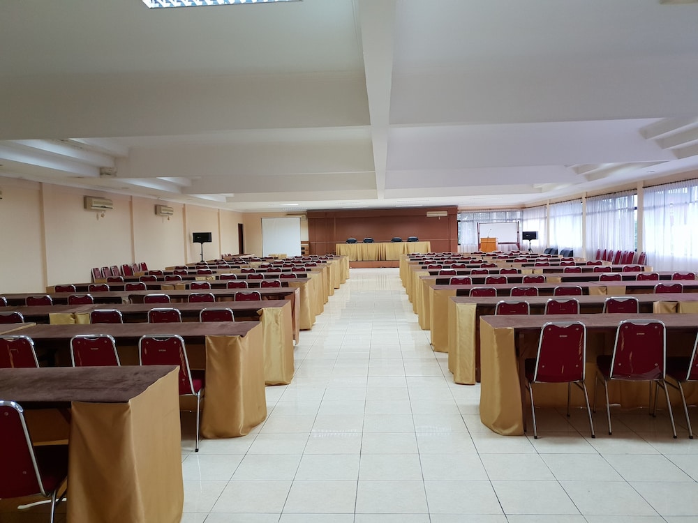 Hotel Cisarua Indah 25/36