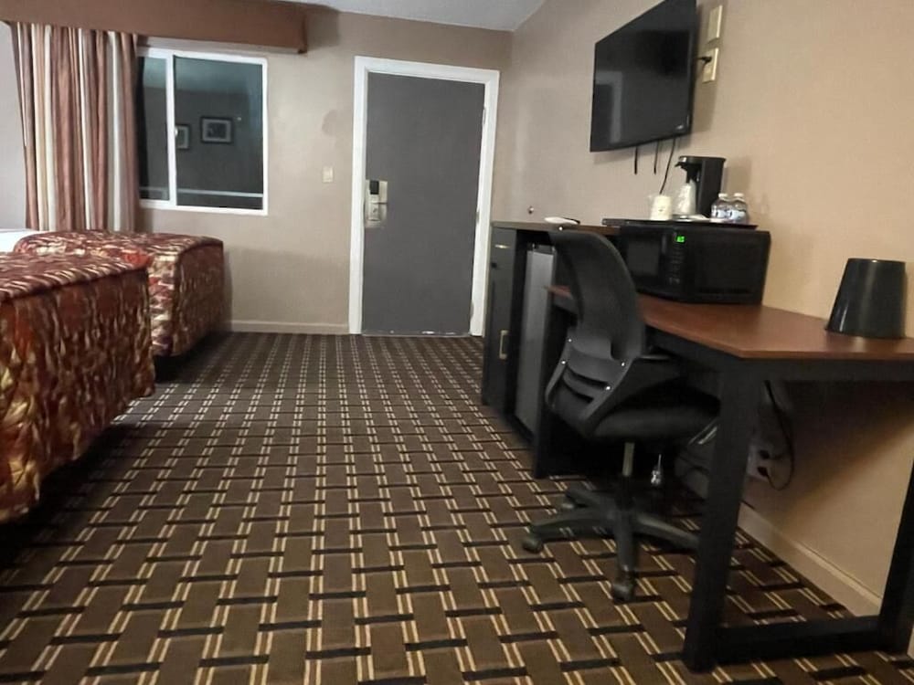 Dream Inn 28/37