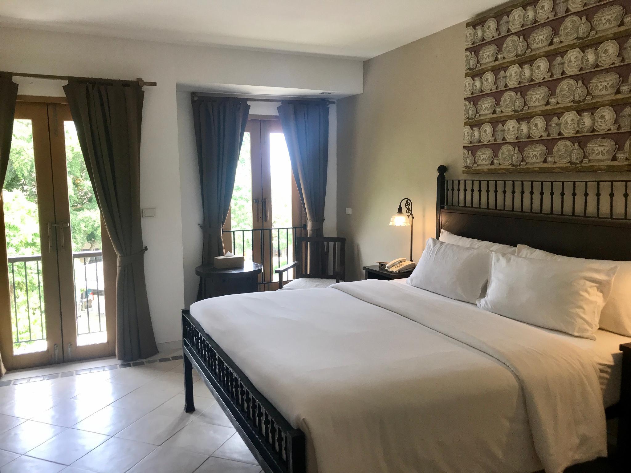 DUPLEX, SUITE