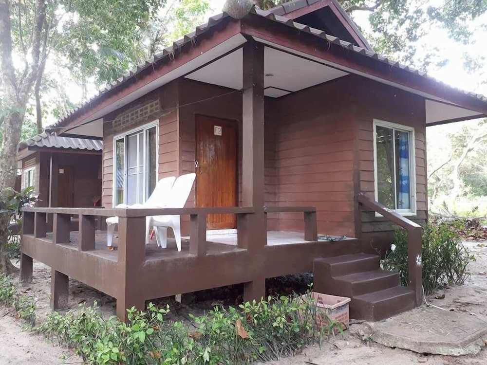 Phayam Coconut Beach Resort 3/50