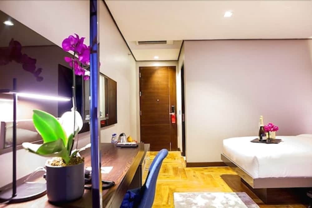 Ramada Encore by Wyndham Makati 11/50