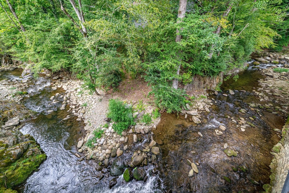 Bear Creek Inn Gatlinburg 17/41