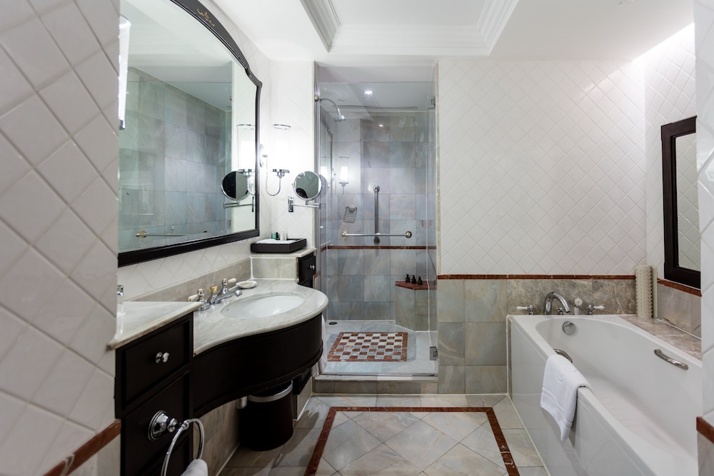Centara Grand Beach Resort Hua Hin 23/81