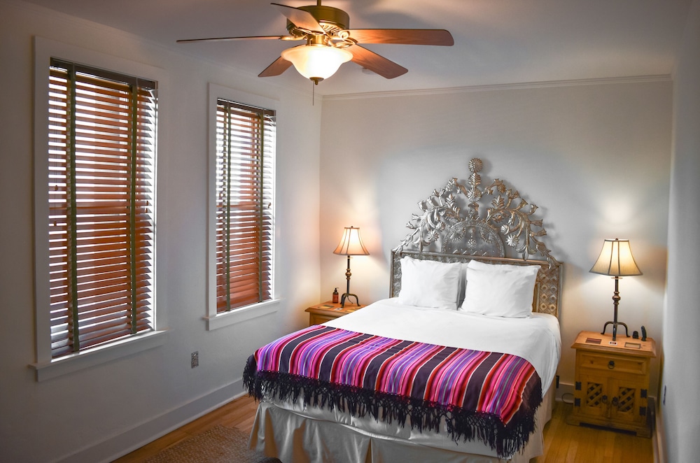 El Paradero Bed & Breakfast Inn 21/79