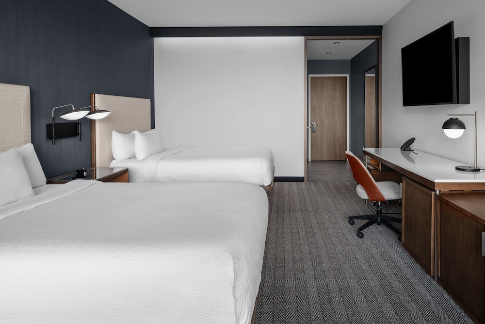 Courtyard by Marriott Myrtle Beach Oceanfront 14/48