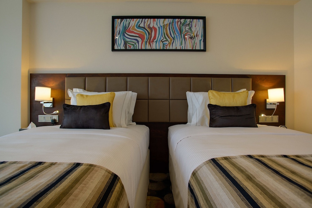 The Concord Hotel And Suites 8/36