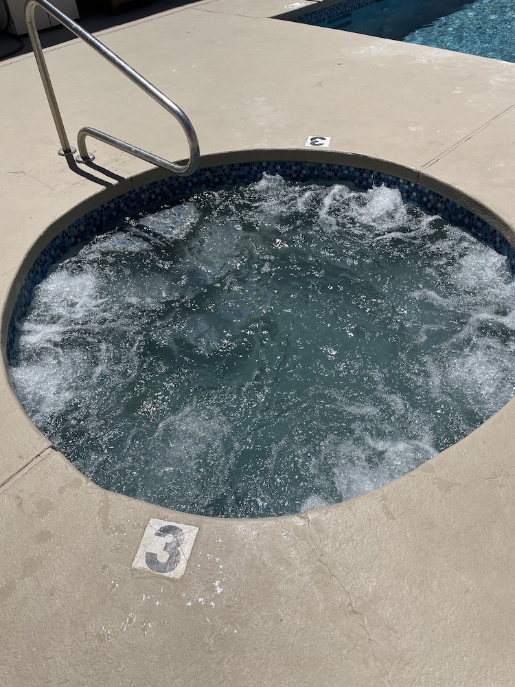 swimming pool spa
