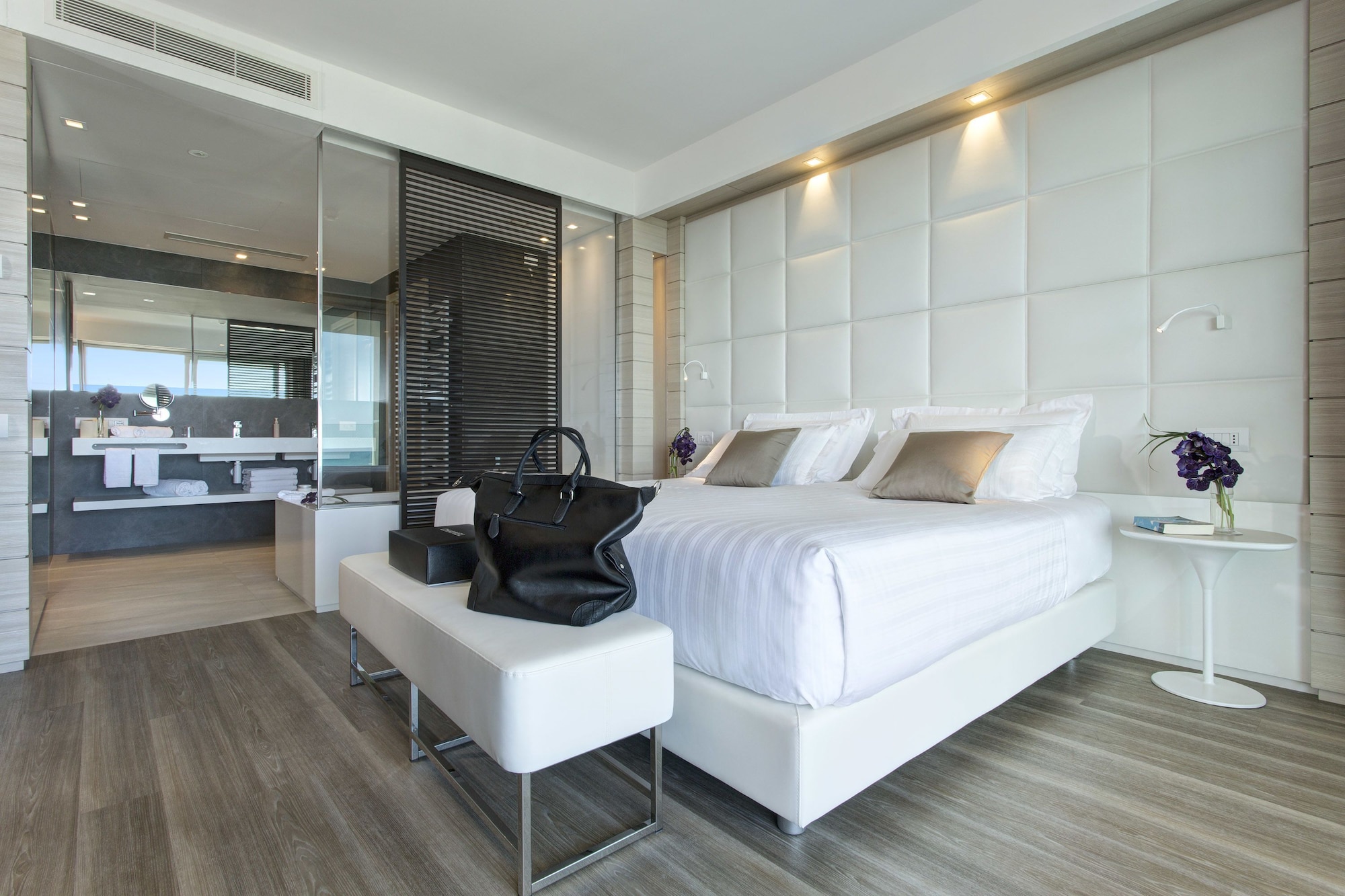 Suite, King Bed, Sun Deck