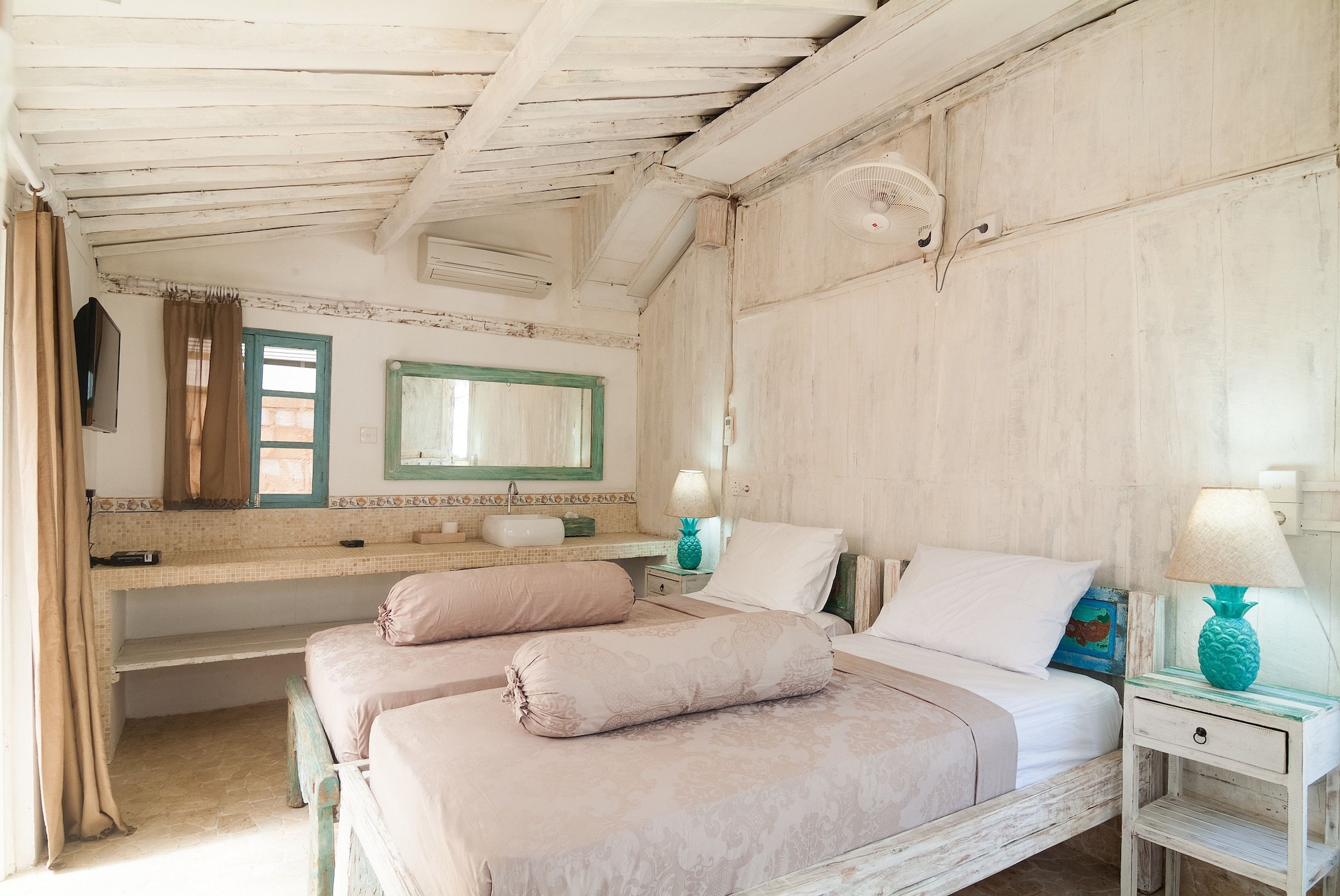 STANDARD, TWIN BEDS