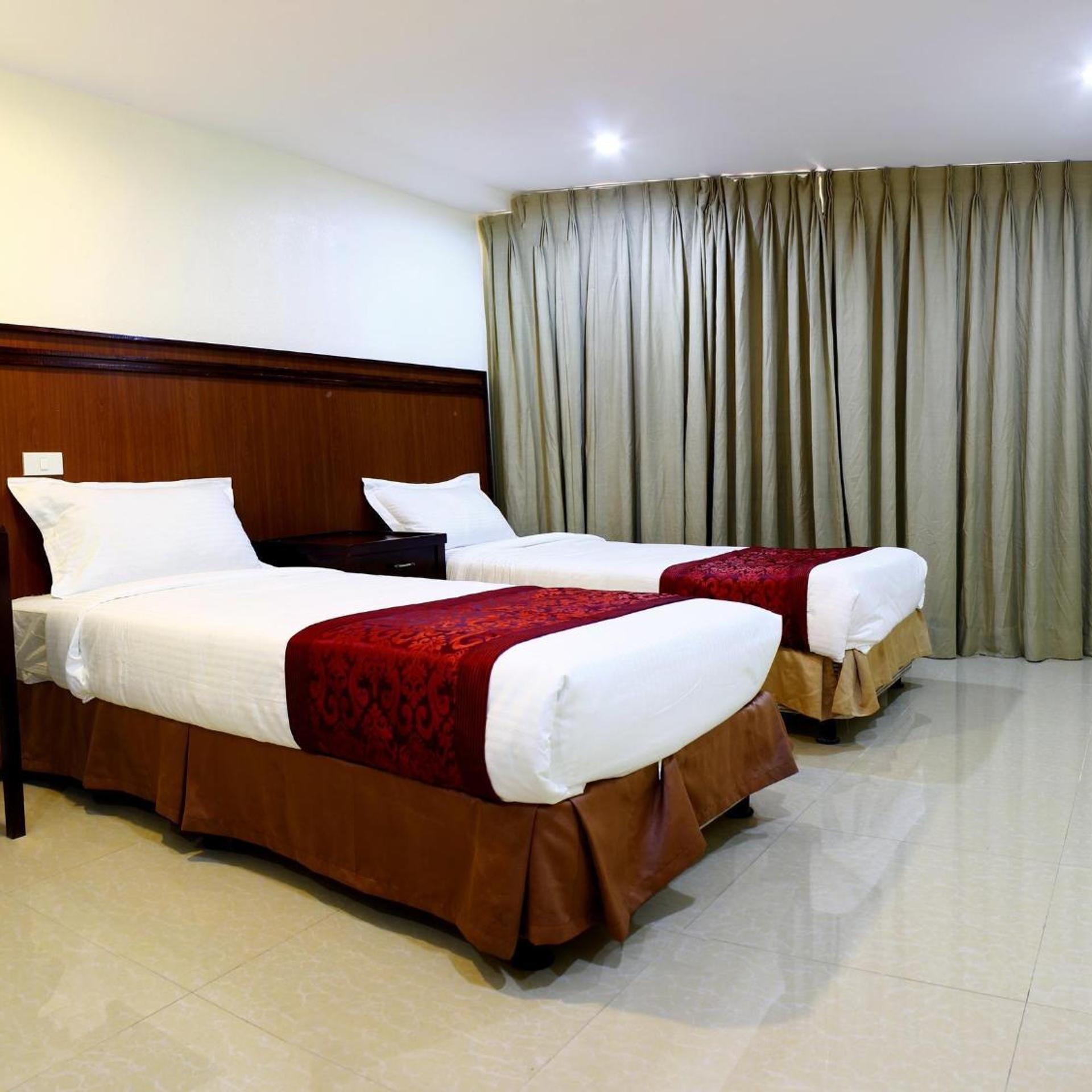 Superior, Twin Beds