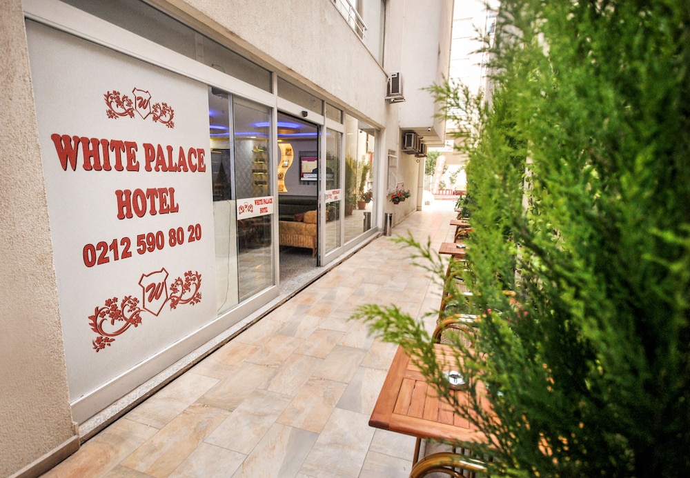 White Palace Hotel 3/46