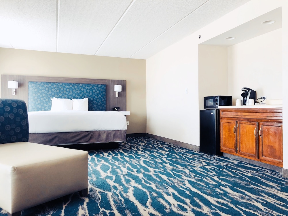 Comfort Inn and Suites Greenville 14/40