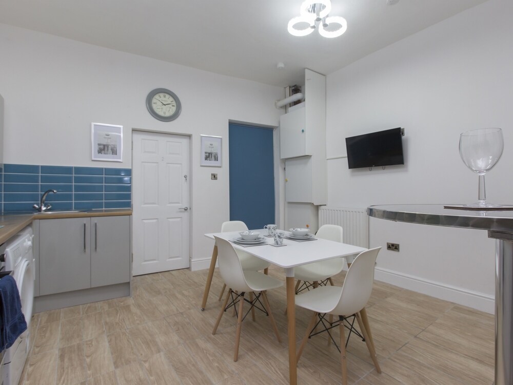 Townhouse Plus @ 40 West St 31/50