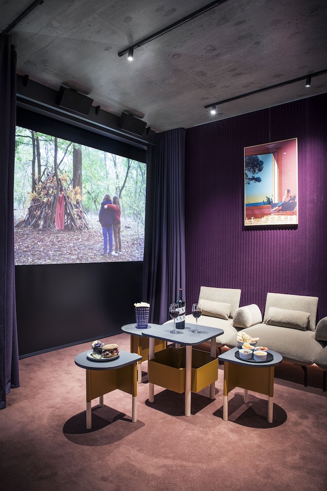 mk2 Hotel Paradiso Nation 26/46