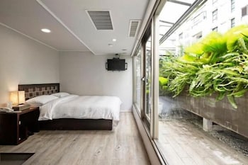 JBG Hot Spring Resort Hotel 24/64