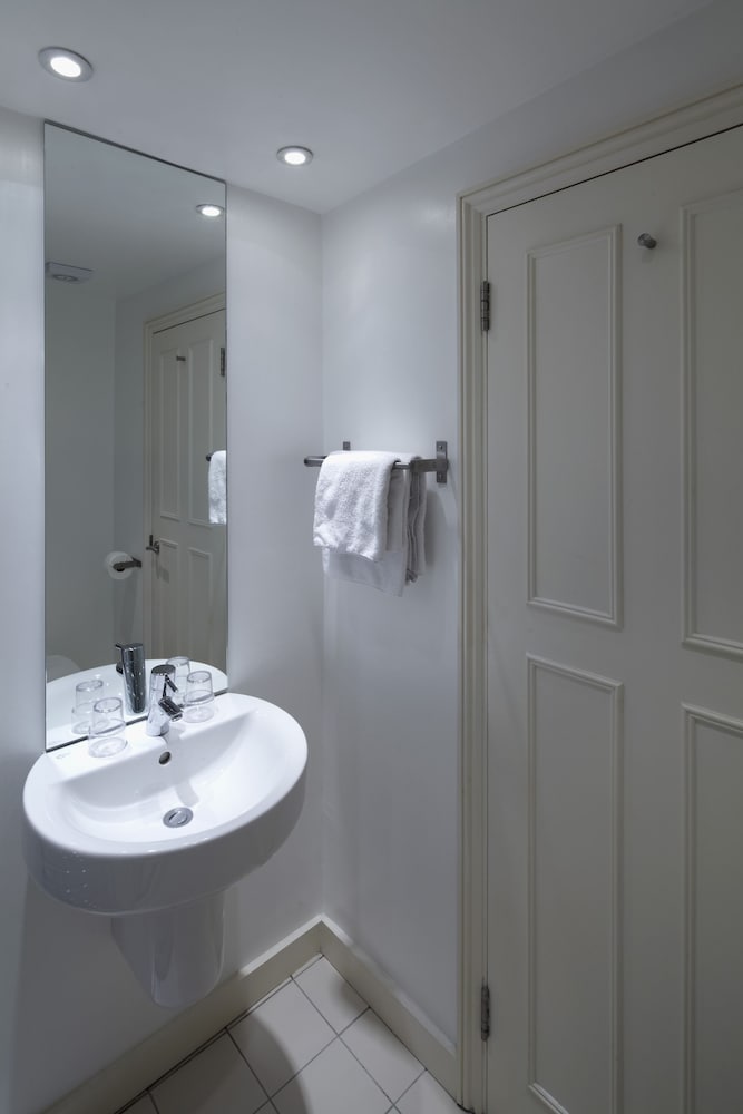 B&B Belgravia 40/43