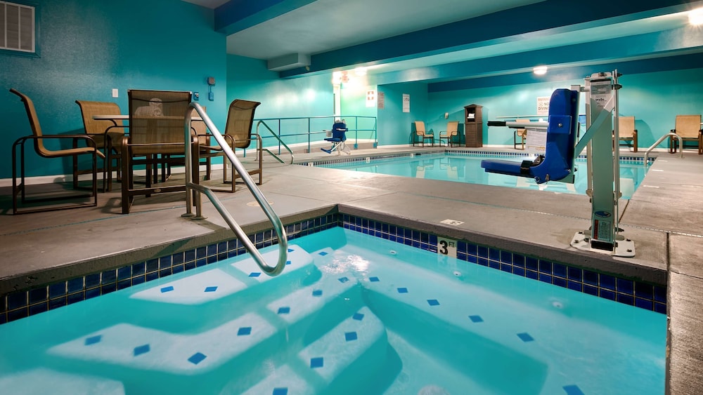 Best Western Woodland Inn 8/39